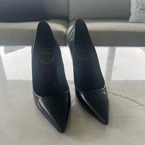 Roger Vivier Black Heels